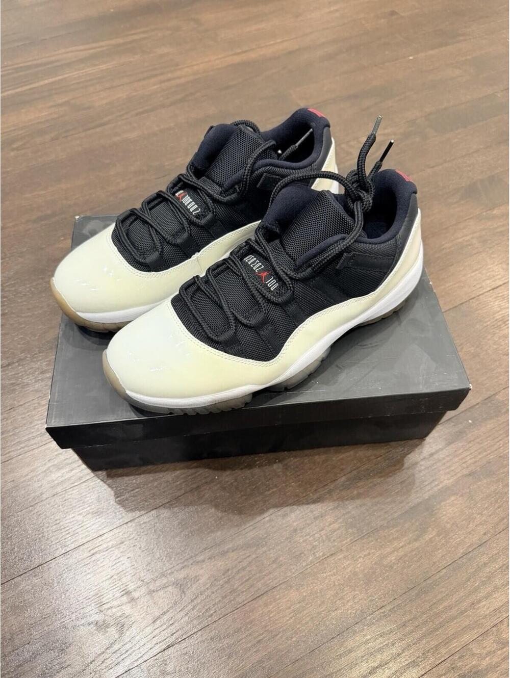 2013 NIKE AIR JORDAN 11 RETRO LOW TUXEDO MENS SIZE 9.5 Yellowing See Pics NEW!!!